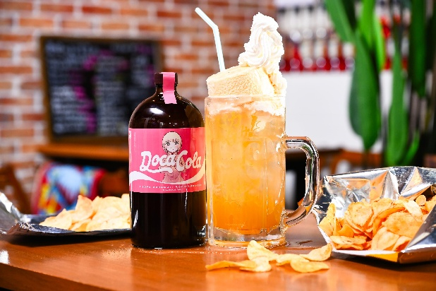 『もちづきさん』禁断の「ドカ・コーラ」発売の画像