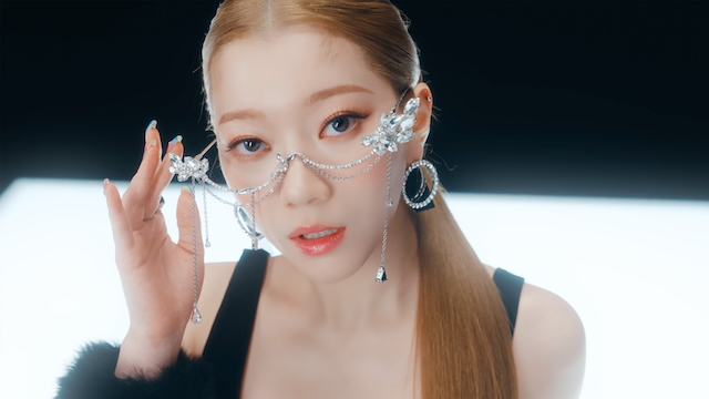 「SHINING」MVティザーより