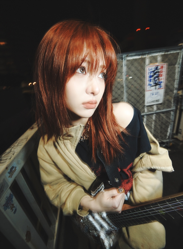 LE SSERAFIM　HUH YUNJIN