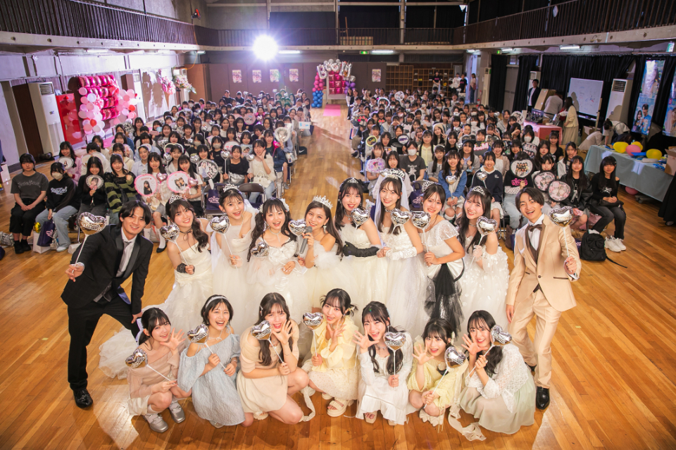 ティーン誌「ニコラ」専属モデル10名が卒業