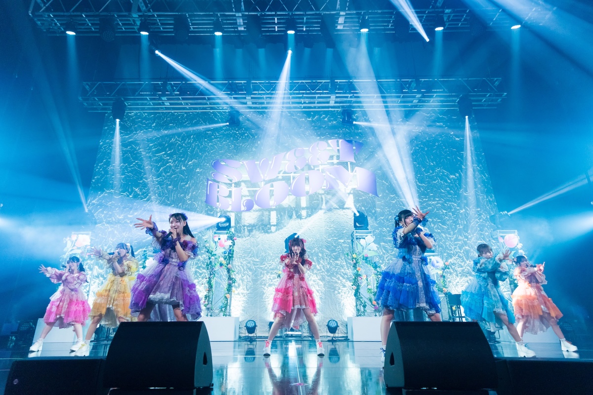 『SWEET STEADY 1st ANNIVERSARY TOUR 2025「SWEET BLOOM」』（撮影＝下山春香）