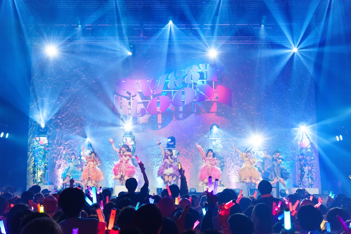 『SWEET STEADY 1st ANNIVERSARY TOUR 2025「SWEET BLOOM」』（撮影＝下山春香）