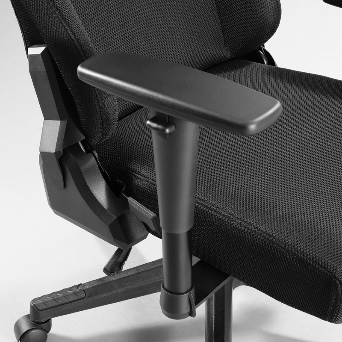 バウヒュッテ、カスタム式ゲーミングチェアの画像