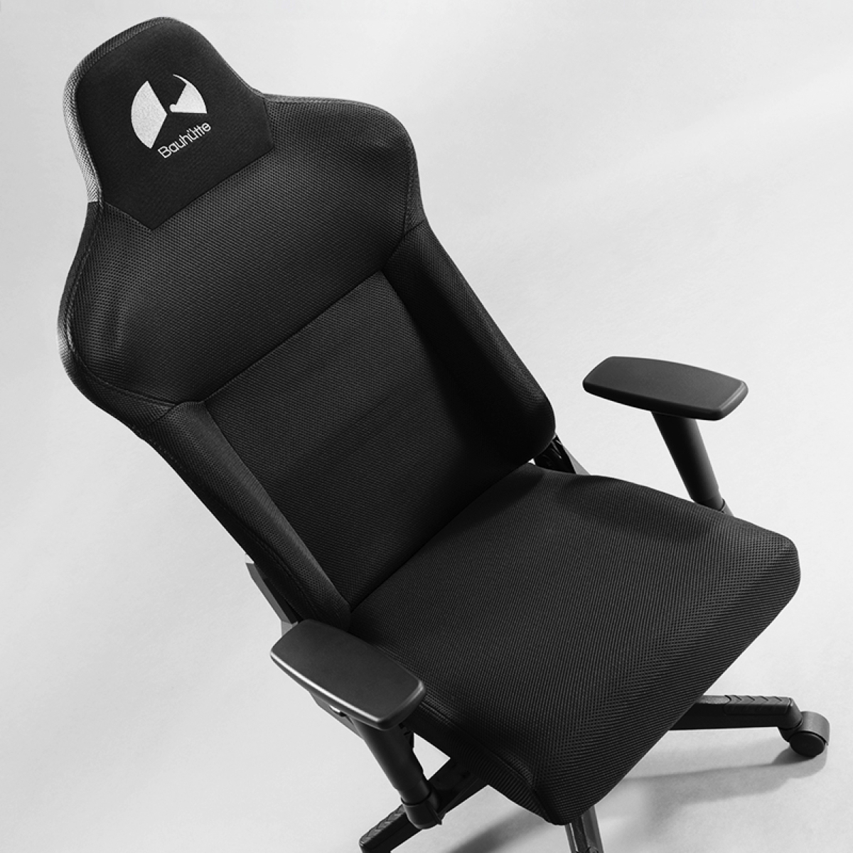 バウヒュッテ、カスタム式ゲーミングチェアの画像