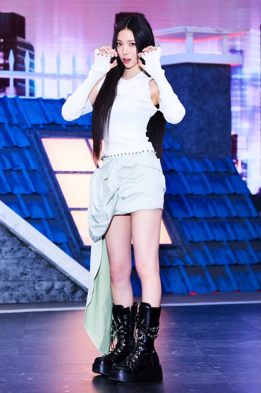 『MEOVV THE 1st EP ALBUM COMEBACK SHOWCASE』