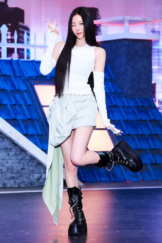 『MEOVV THE 1st EP ALBUM COMEBACK SHOWCASE』