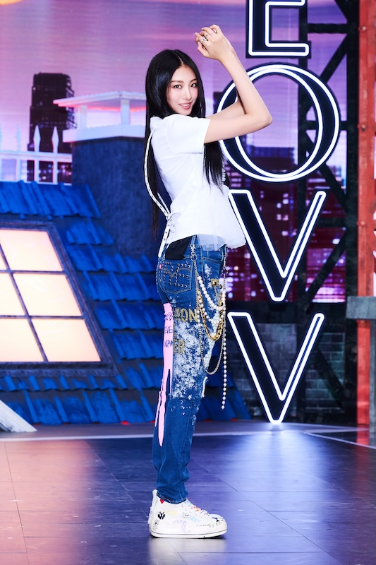 『MEOVV THE 1st EP ALBUM COMEBACK SHOWCASE』