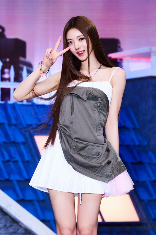 『MEOVV THE 1st EP ALBUM COMEBACK SHOWCASE』