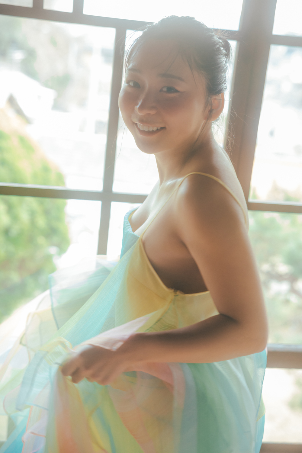 アンゴラ村長「本格グラビア」写真集発売の画像