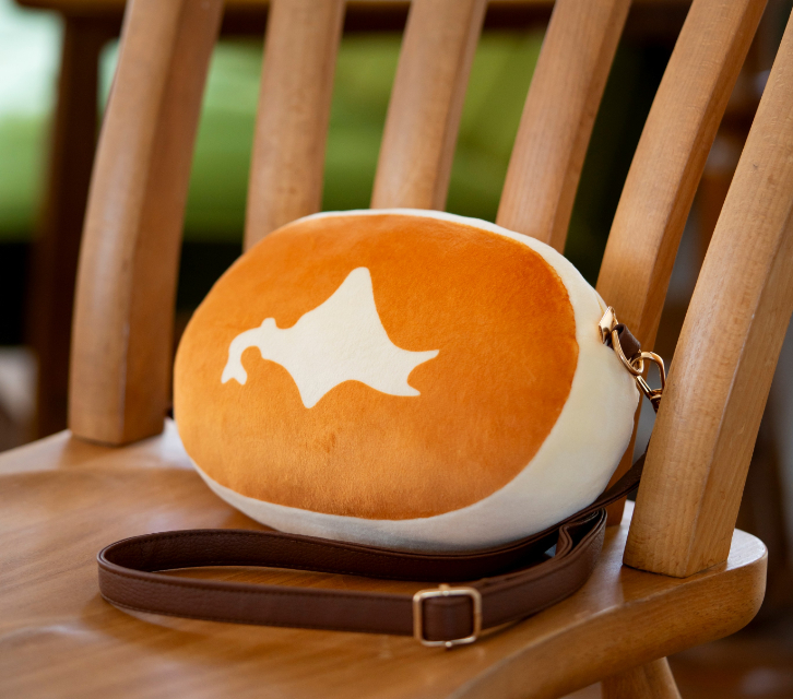 「北海道チーズ蒸しケーキ」2Wayふわふわポーチ