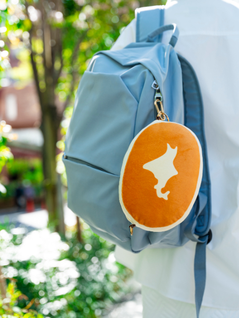 「北海道チーズ蒸しケーキ」2Wayふわふわポーチの画像