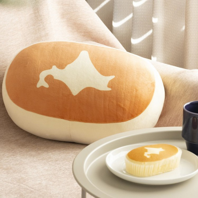 「北海道チーズ蒸しケーキ」2Wayふわふわポーチの画像