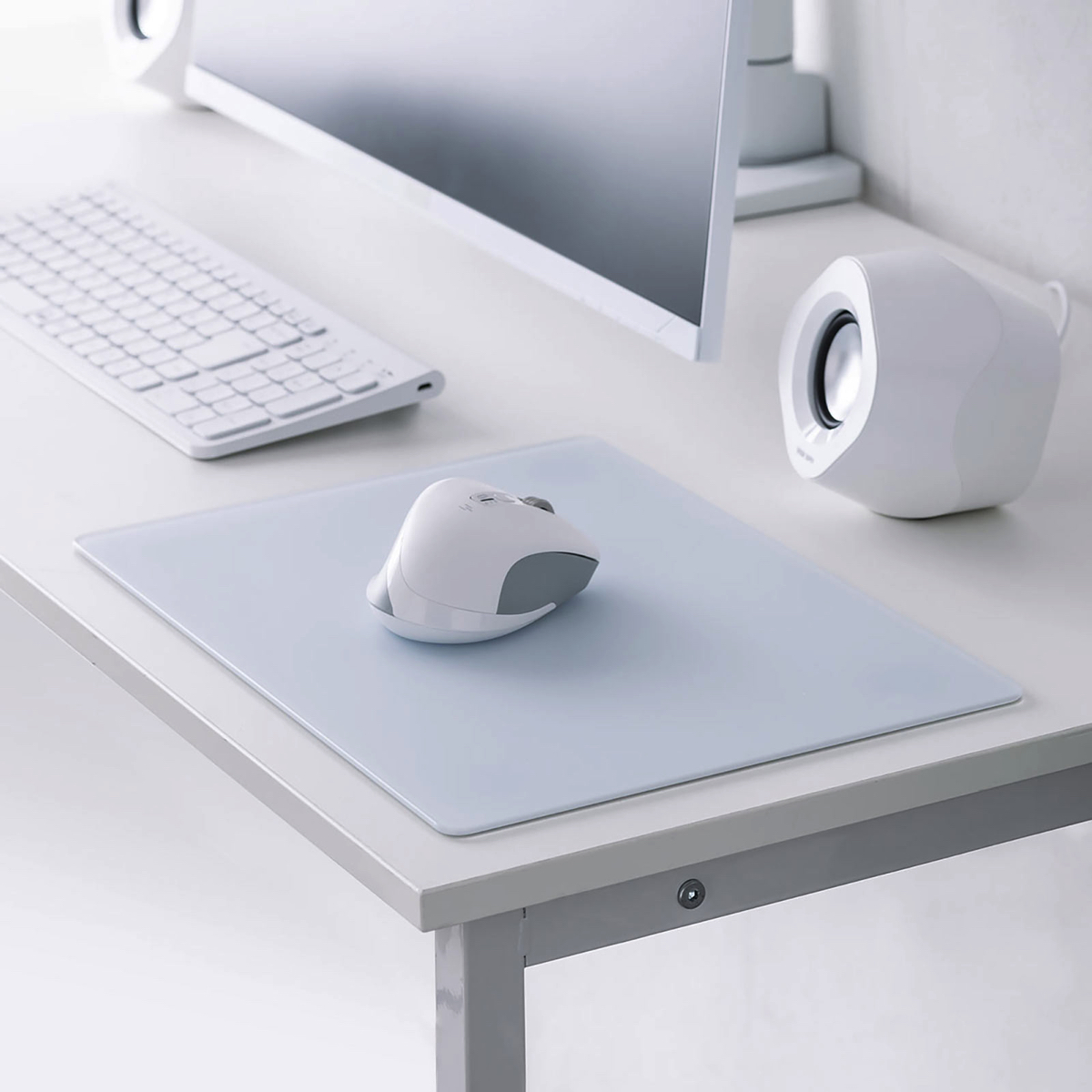 サンワサプライ、ガラスマウスパッドに新サイズ登場の画像