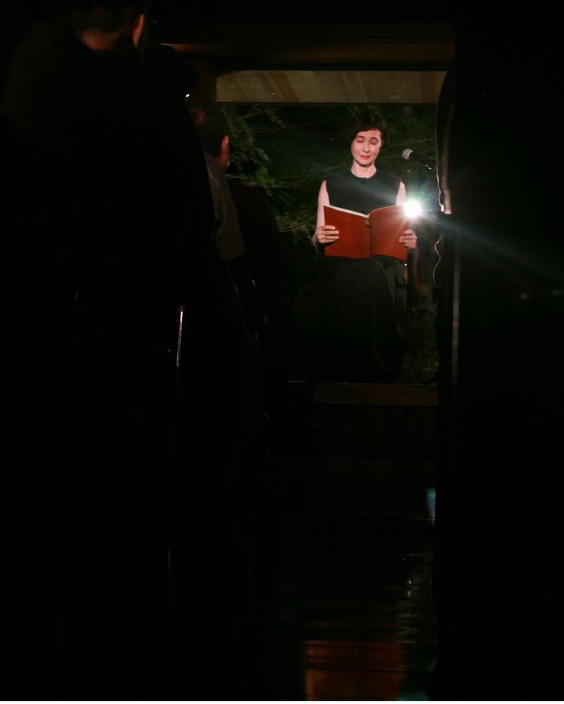 女優・安田成美のエッセイが発売の画像