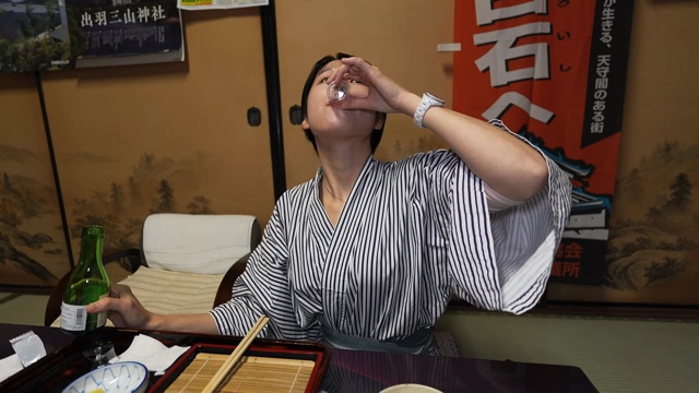 mii、格安“老舗旅館”で豪快飲食の画像