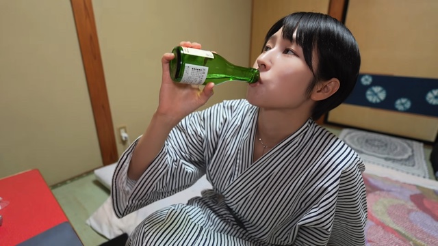 mii、格安“老舗旅館”で豪快飲食の画像