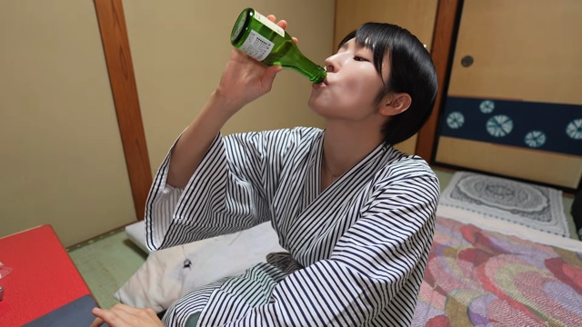 mii、格安“老舗旅館”で豪快飲食の画像