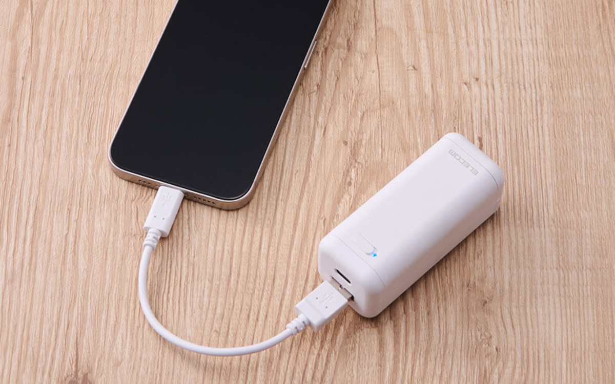エレコム、乾電池式モバイルバッテリーを新発売の画像