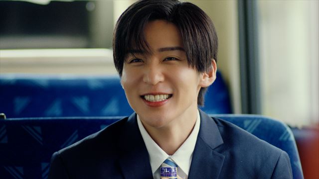 Snow Man 目黒蓮、キッコーマン新CMでしょうゆを愛し過ぎるサラリーマンに　人生初の川柳にチャレンジもの画像1-2