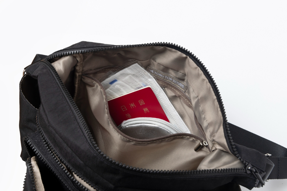 旅に出たくなる機能派ショルダーバッグとは？の画像