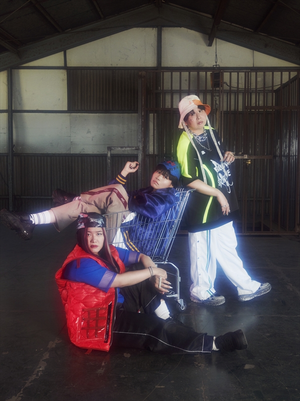 MyM、初のEP『WARAOZE』リリース