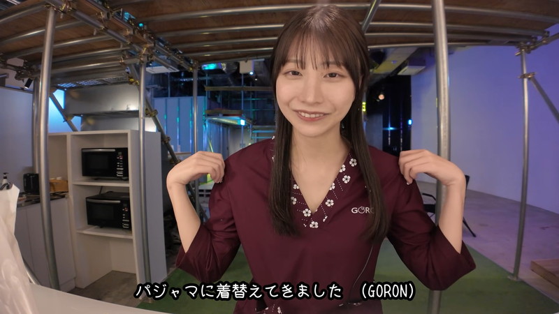 鈴木優香、ミニ丈ワンピで激安カプセル満喫の画像