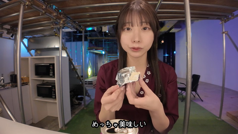 鈴木優香、ミニ丈ワンピで激安カプセル満喫の画像