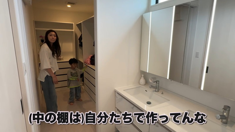 大家族YouTuber、豪華新居のルームツアーの画像