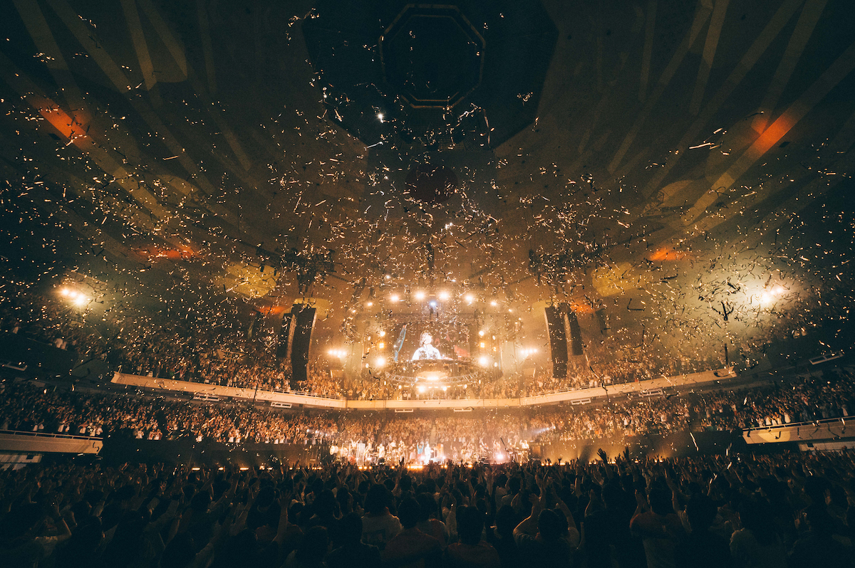 TOMOOライブ写真（撮影＝Kana Tarumi）