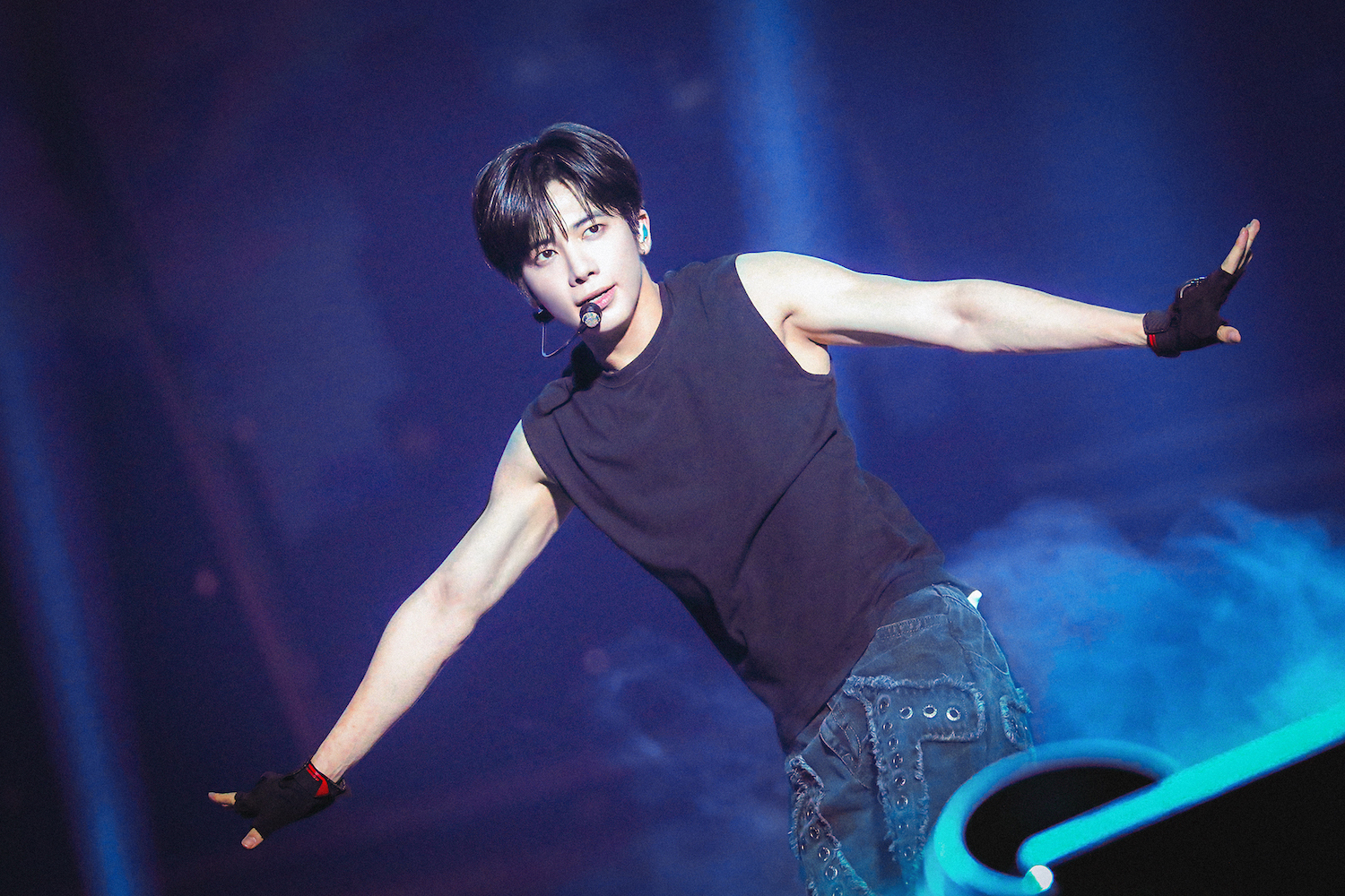 TOMORROW X TOGETHER (P)&(C) BIGHIT MUSIC