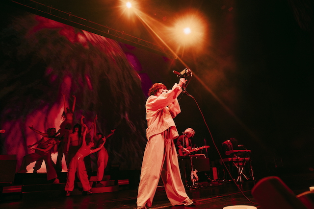 『KENSHI YONEZU 2025 WORLD TOUR / JUNK』ロンドン、パリ、ニューヨーク、ロサンゼルス公演より／Photo by Jiro Konami