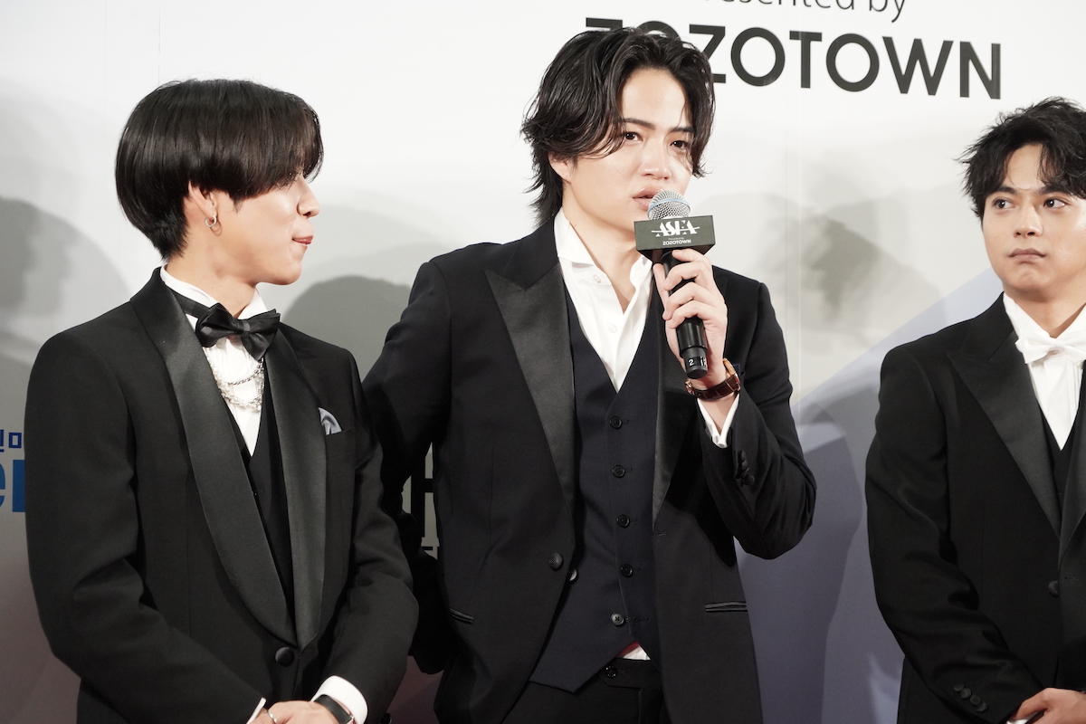 timelesz、スタイル際立つスーツスタイルで『ASEA 2025』レッドカーペットに登場の画像1-1