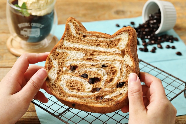 AMAZING COFFEE×株式会社オールハーツ・カンパニー『ねこねこ食パン』