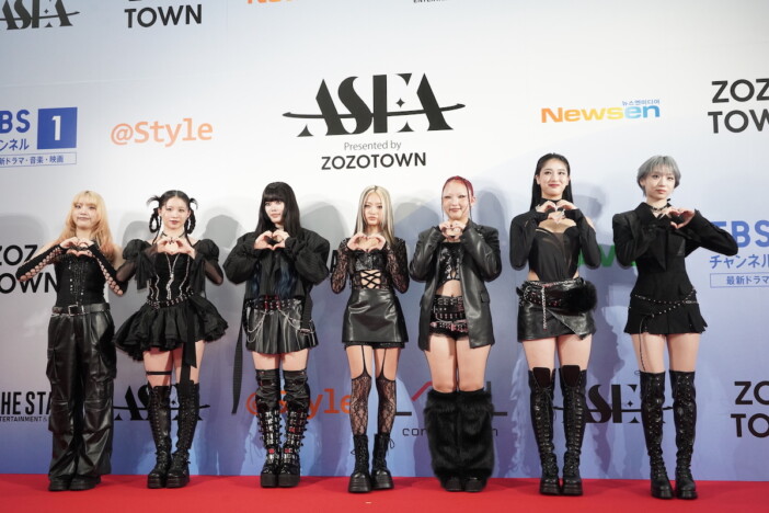 HANA『ASEA 2025』レッドカーペットに登場