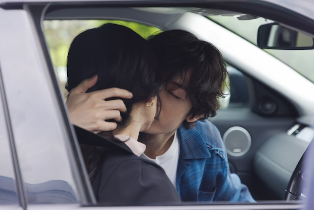 『魔物』麻生久美子が塩野瑛久に怒りの鉄拳の画像