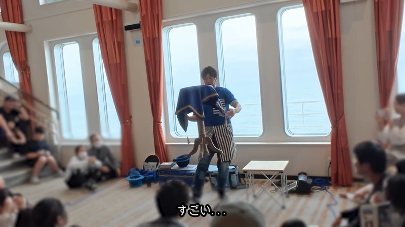 鈴木優香、豪華フェリーでコスプレ披露の画像