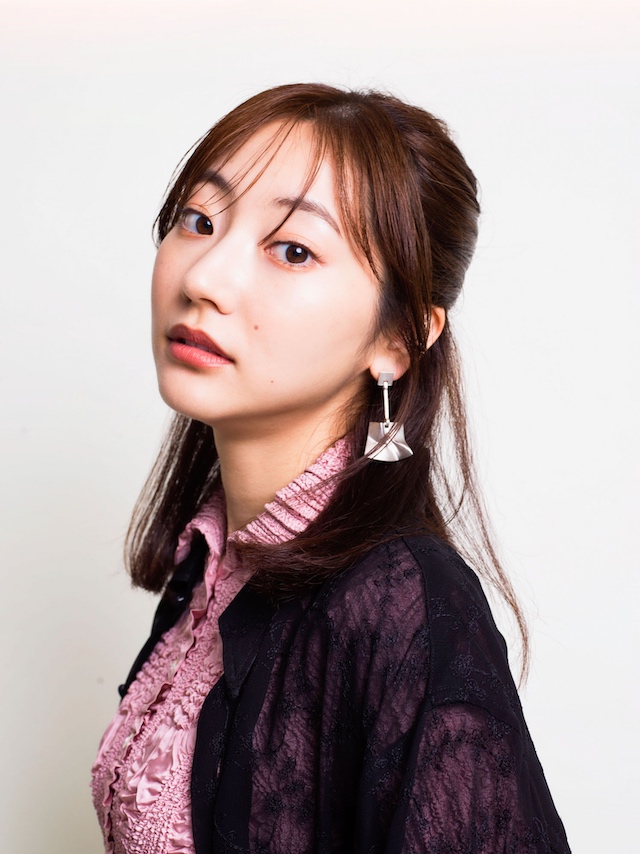 武田玲奈、デビューから10年の変化と不変の画像