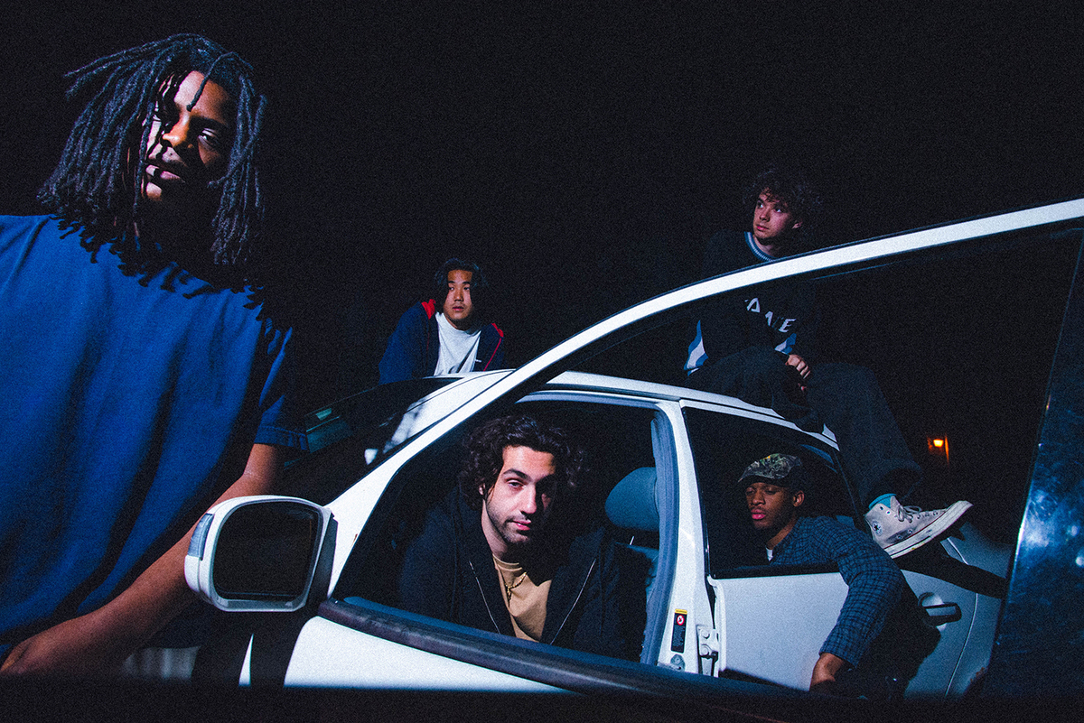 WHATMORE、デビューシングルリリース