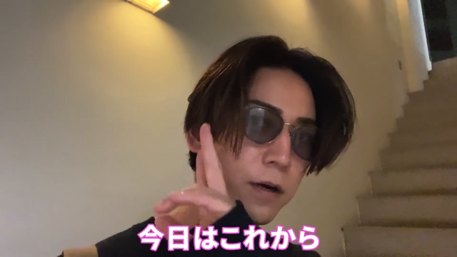 亀梨和也、20年以上通う美容室でヘアカットの画像