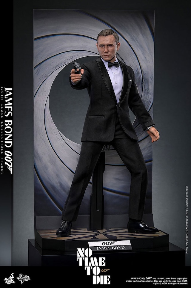 『007』ジェームズ・ボンドのフィギュア登場の画像