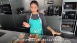 滝沢眞規子、豪華キッチンで愛妻弁当作りの画像