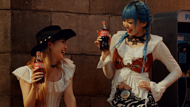 XG コカ・コーラ新CM『夢中全開。XG』篇カット画像