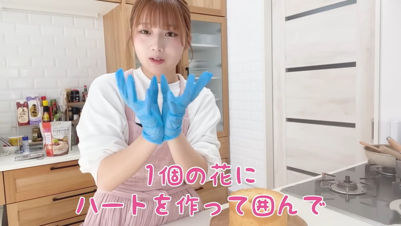 希空、母・辻希美のためにケーキ作りの画像