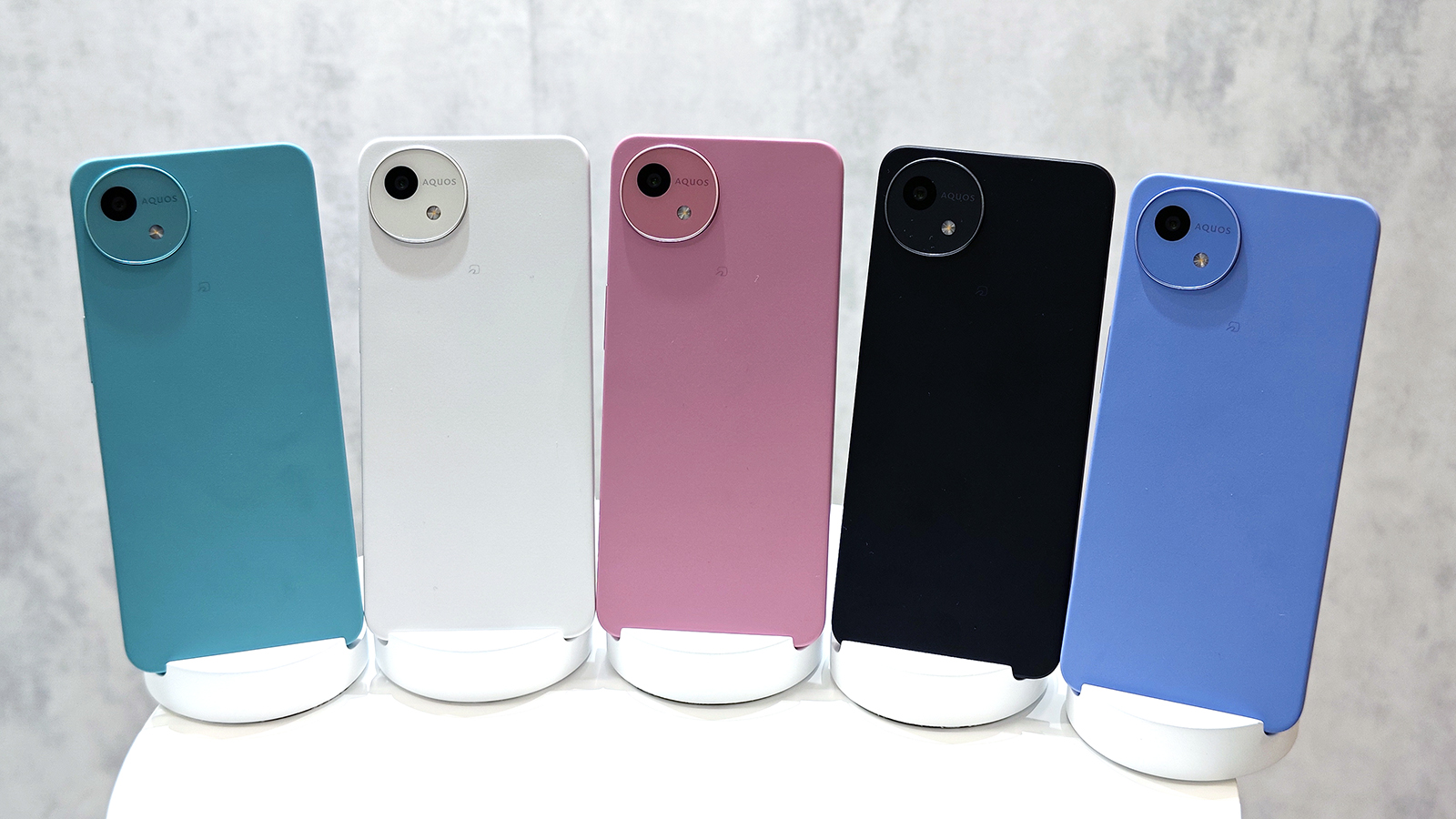 生まれ変わったシャープの新スマホ