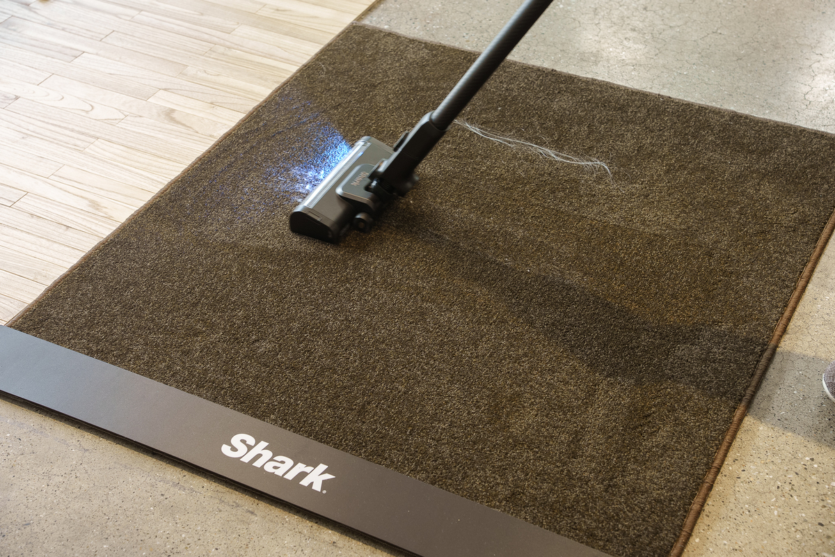 Shark、「最新コードレス掃除機」は2色展開の画像