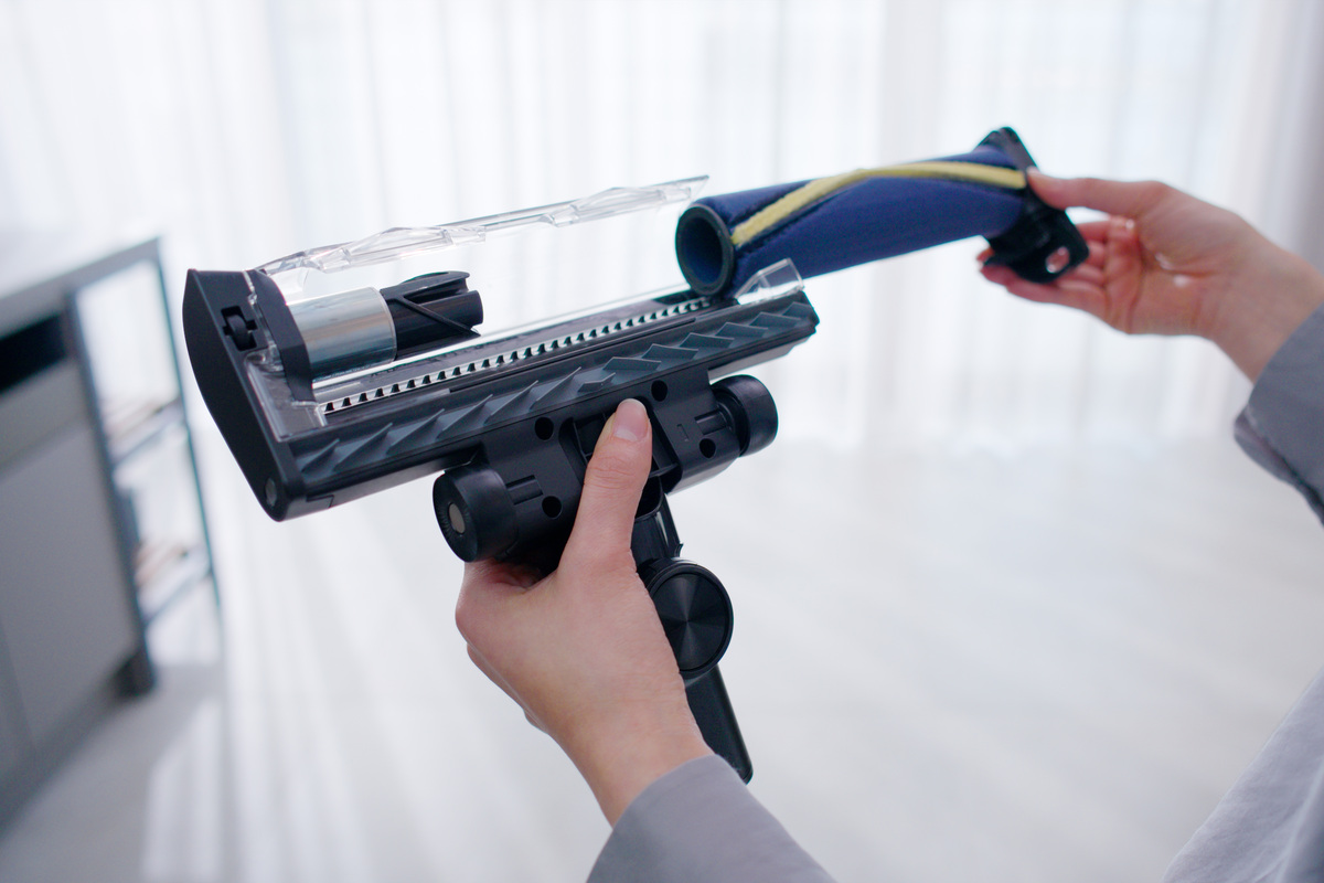 Shark、「最新コードレス掃除機」は2色展開の画像