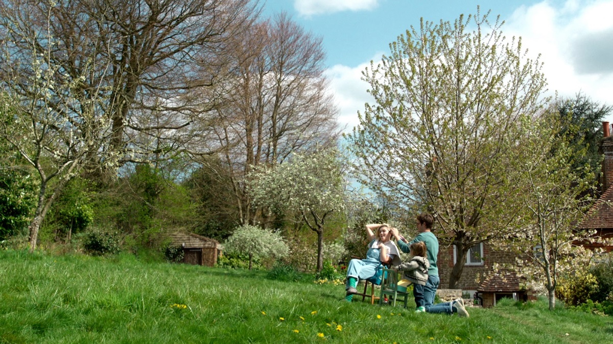 『We Live in Time』メイキング映像