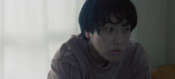 抗えない“儀式の始まり”が　近藤亮太監督の実験的ホラー『〇〇式』“参列型”本予告公開