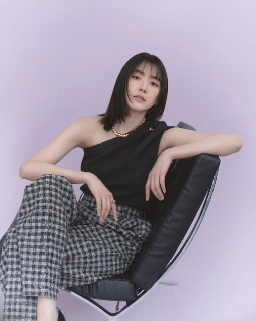 長澤まさみ、まばゆい“美デコルテ”大胆披露