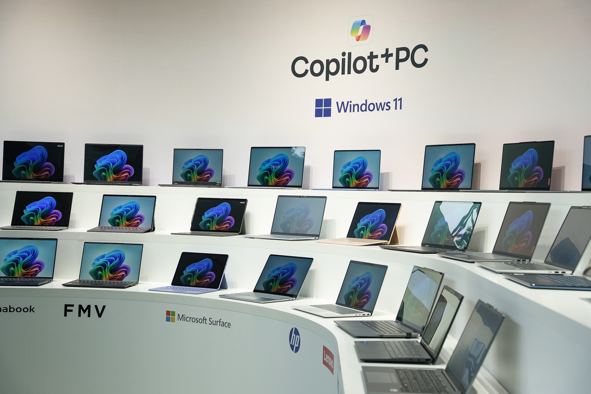 Surface Pro 12インチ、2025年6月10日に発売の画像